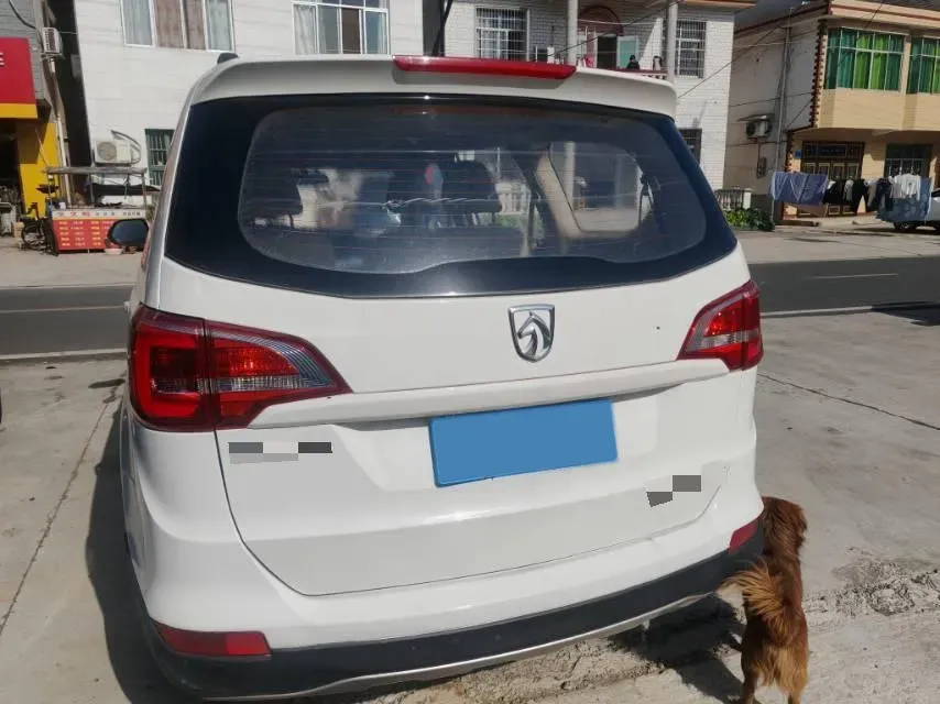 2019 BaoJun 730 1.5T 147HP L4 6MT,autocango,china used car exporter,china ev exporter,chinese used car exporter,chinese used ev exporter