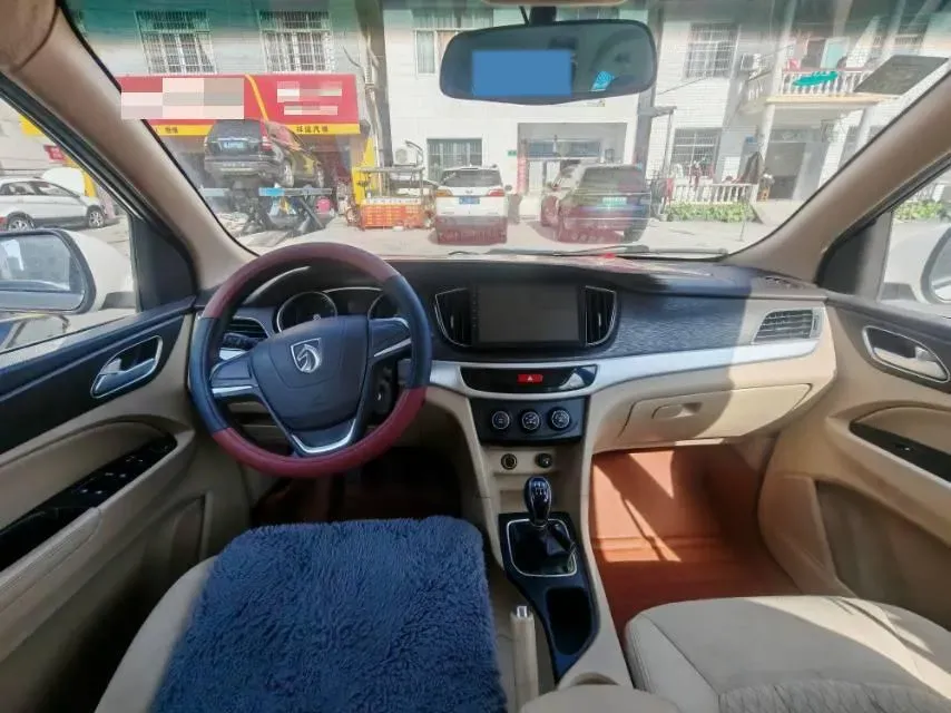 2019 BaoJun 730 1.5T 147HP L4 6MT,autocango,china used car exporter,china ev exporter,chinese used car exporter,chinese used ev exporter