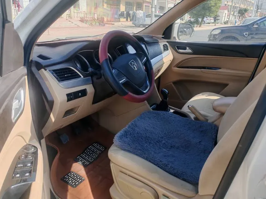 2019 BaoJun 730 1.5T 147HP L4 6MT,autocango,china used car exporter,china ev exporter,chinese used car exporter,chinese used ev exporter