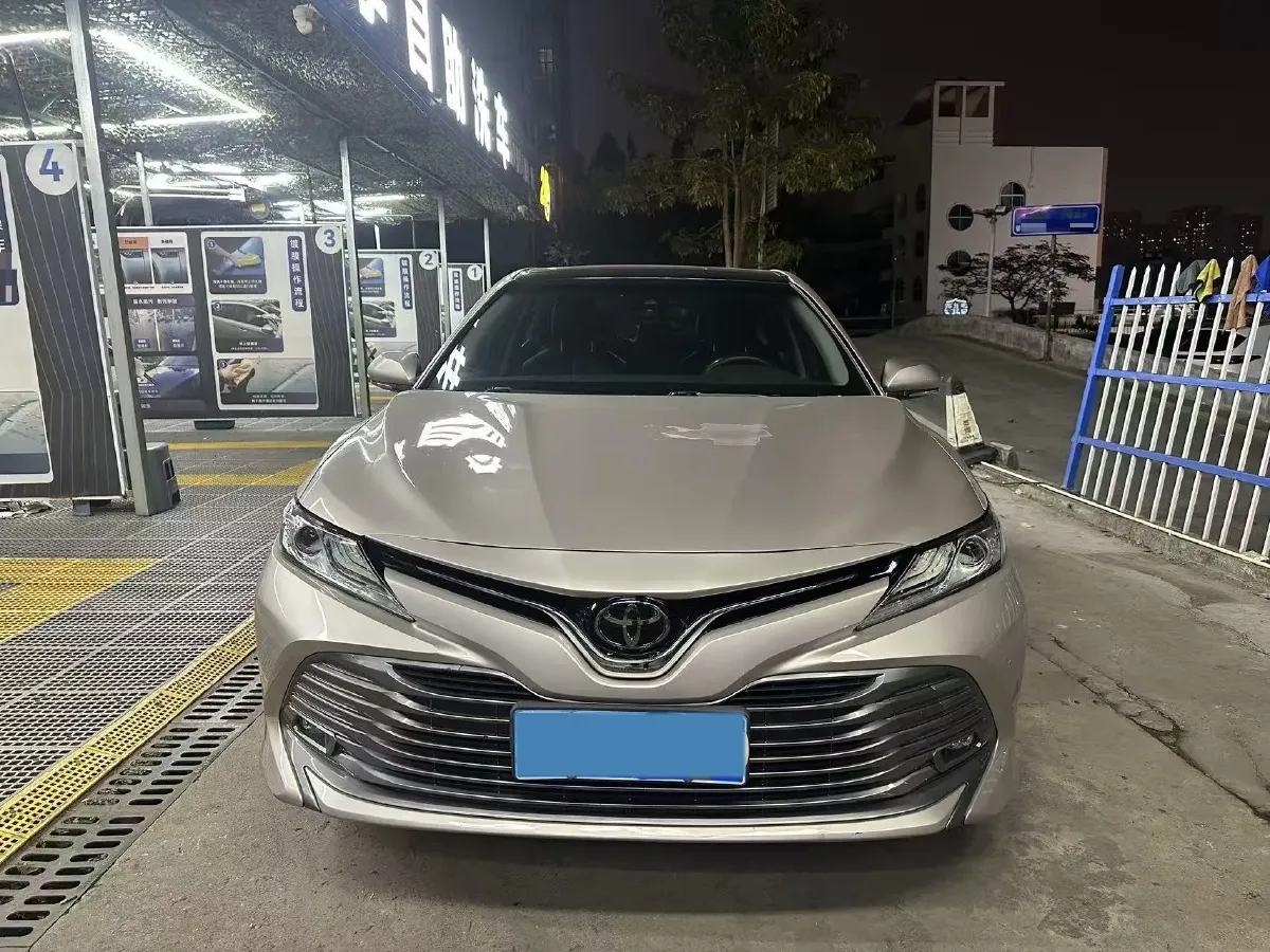2021 Toyota Camry 2.5L 209HP L4 8AT,autocango,china used car exporter,china ev exporter,chinese used car exporter,chinese used ev exporter