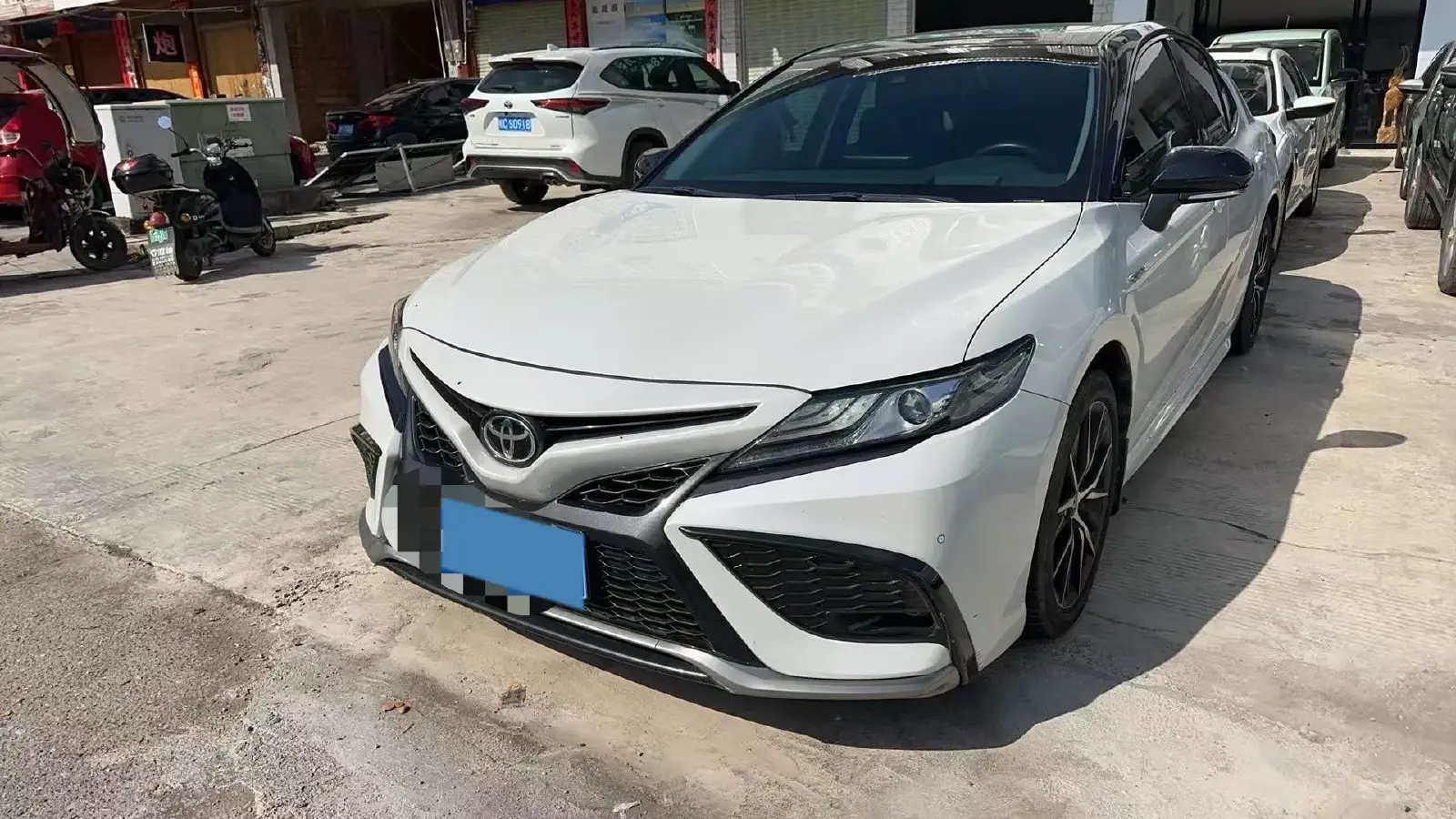 2021 Toyota Camry 2.5L 209HP L4 8AT