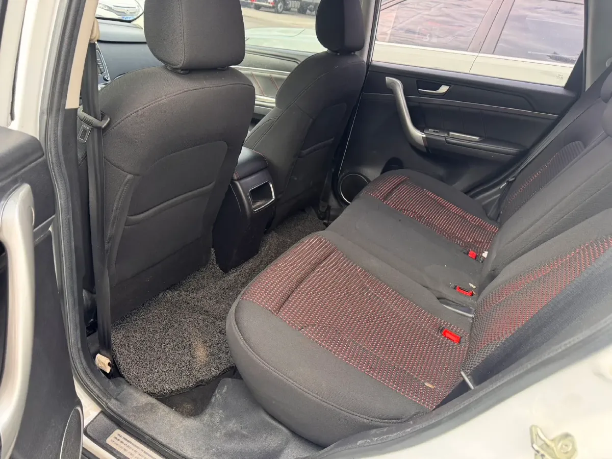 2017 Haval M6 1.5T 150HP L4 6AT,autocango,china used car exporter,china ev exporter,chinese used car exporter,chinese used ev exporter