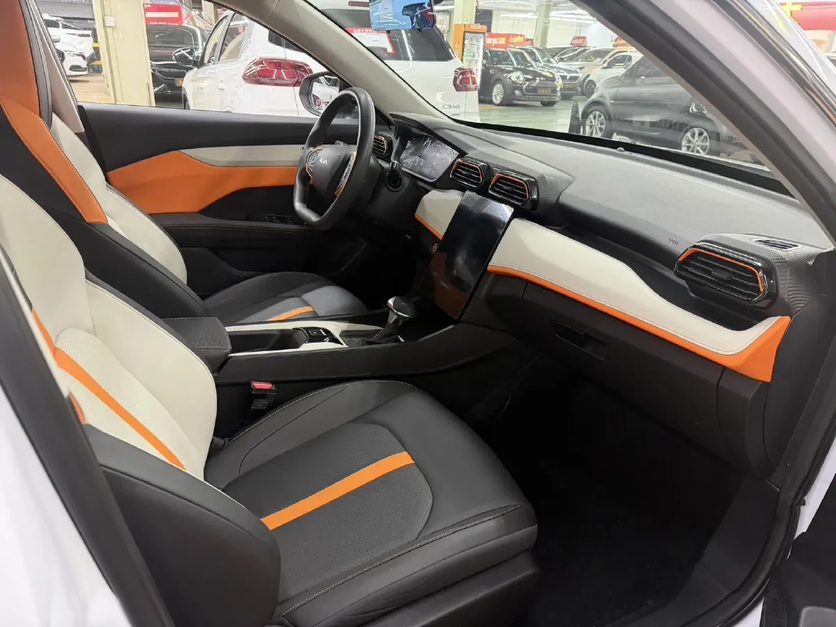 2023 DongFeng Aeolus YiXuan 1.5L 125HP L4 6DCT,autocango,china used car exporter,china ev exporter,chinese used car exporter,chinese used ev exporter