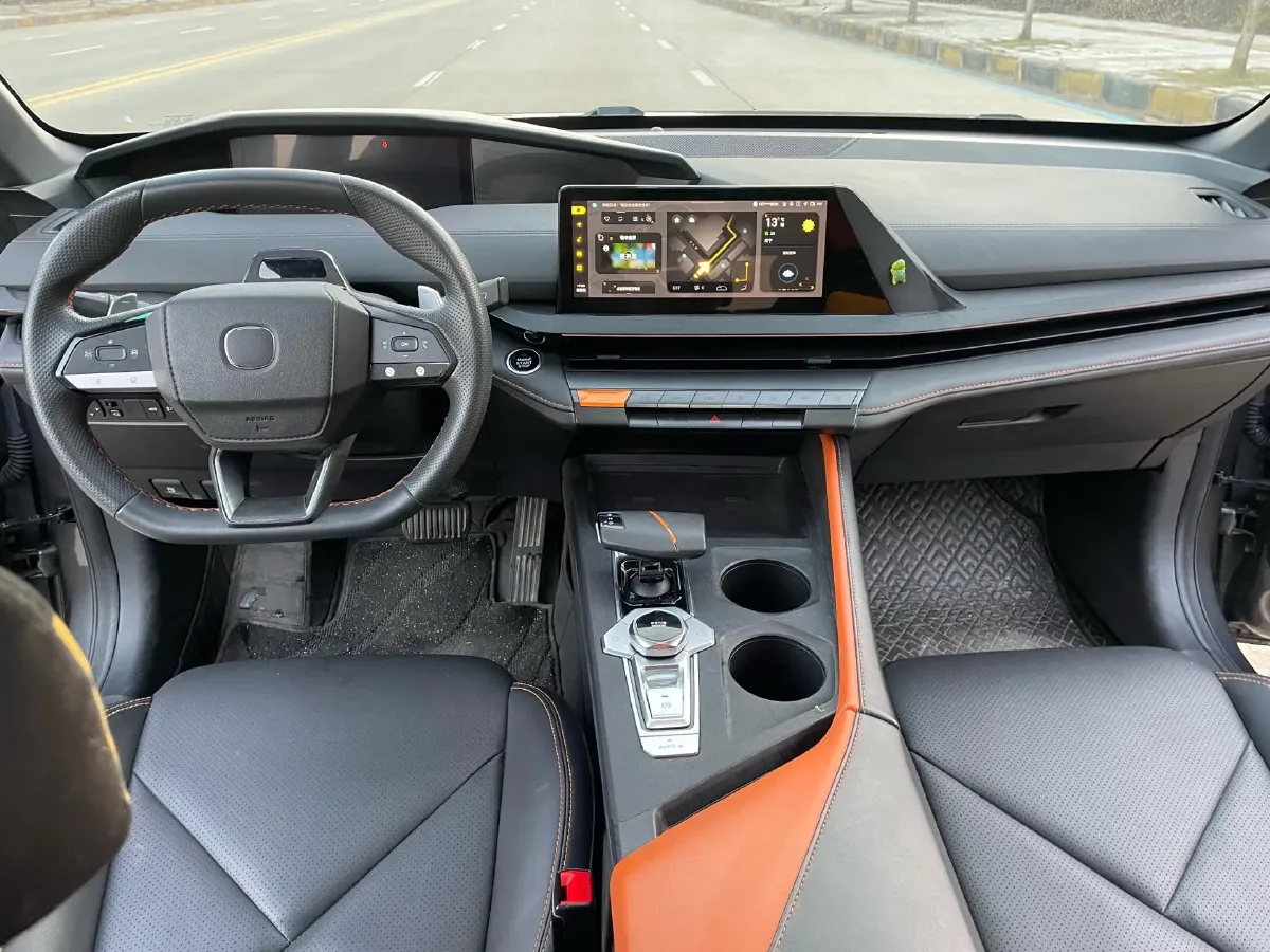 2023 ChangAn UNI-V 1.5T 188HP L4 7DCT,autocango,china used car exporter,china ev exporter,chinese used car exporter,chinese used ev exporter