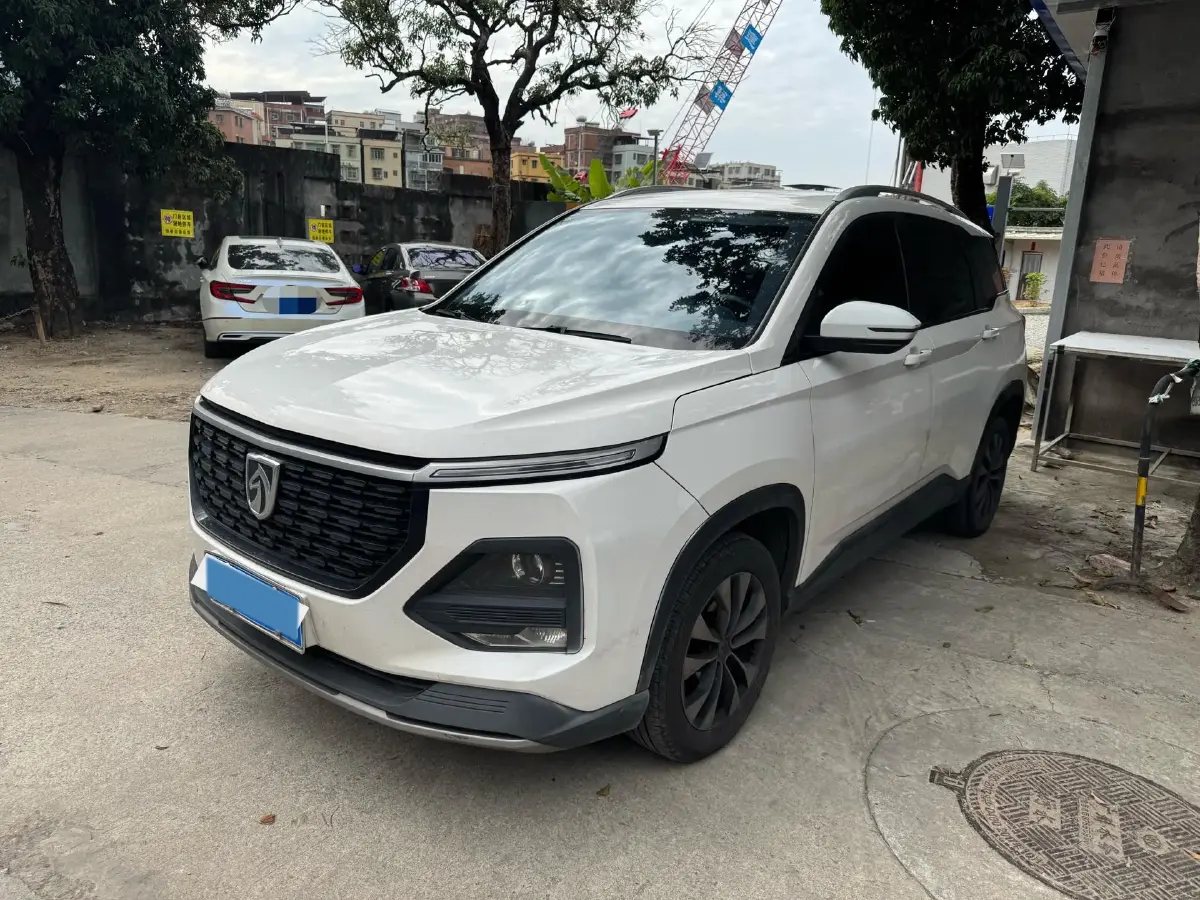 2021 BaoJun 530 1.5T 147HP L4 6MT 2021 BaoJun 530 1.5T 147HP L4 6MT