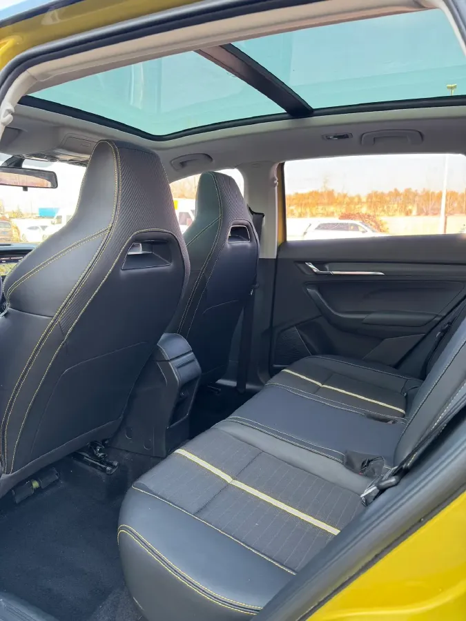 2020 Skoda Kamiq 1.2T 116HP L4 7DCT,autocango,china used car exporter,china ev exporter,chinese used car exporter,chinese used ev exporter