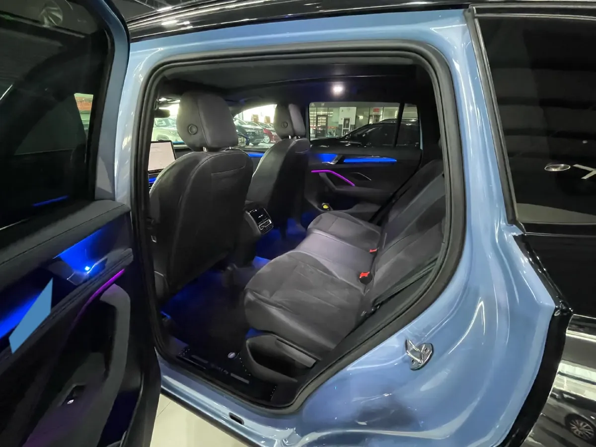 2024 Volkswagen Tiguan L 2.0T 220HP L4 7DCT,autocango,china used car exporter,china ev exporter,chinese used car exporter,chinese used ev exporter