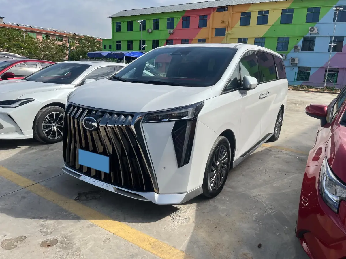 2023 GAC Trumpchi M8 2.0T 190HP L4 E-CVT Hybrid