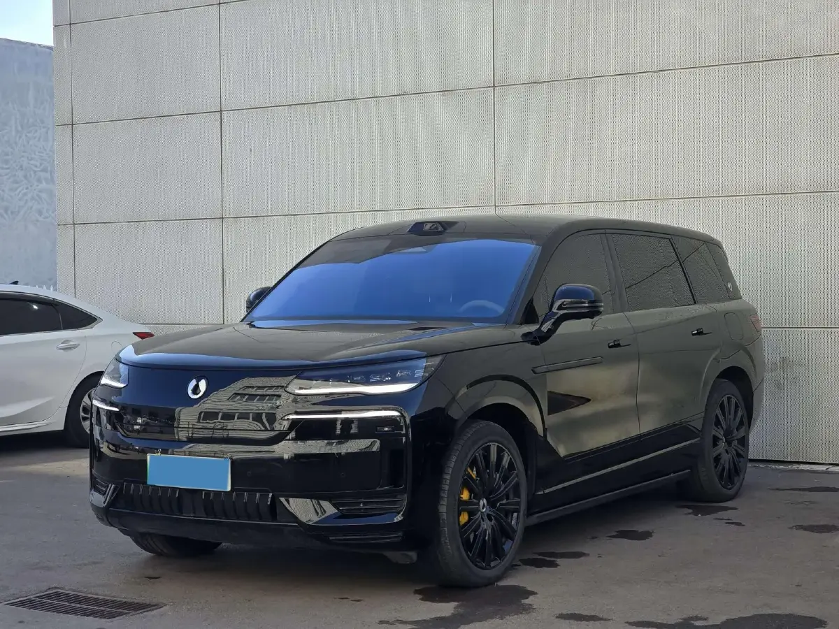 2025 Denza DenzaN9 2.0T 207HP L4 E-CVT PHEV