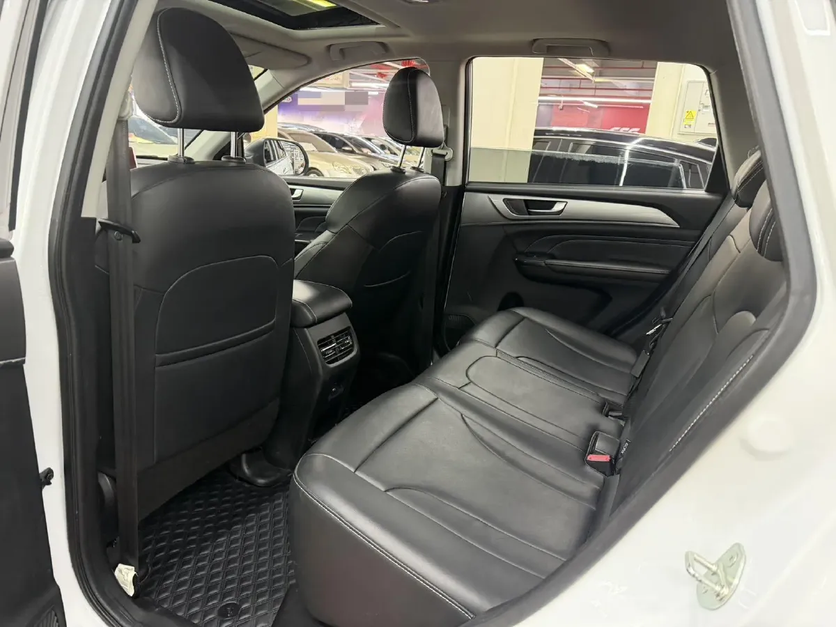 2021 Haval M6 1.5T 150HP L4 7DCT,autocango,china used car exporter,china ev exporter,chinese used car exporter,chinese used ev exporter