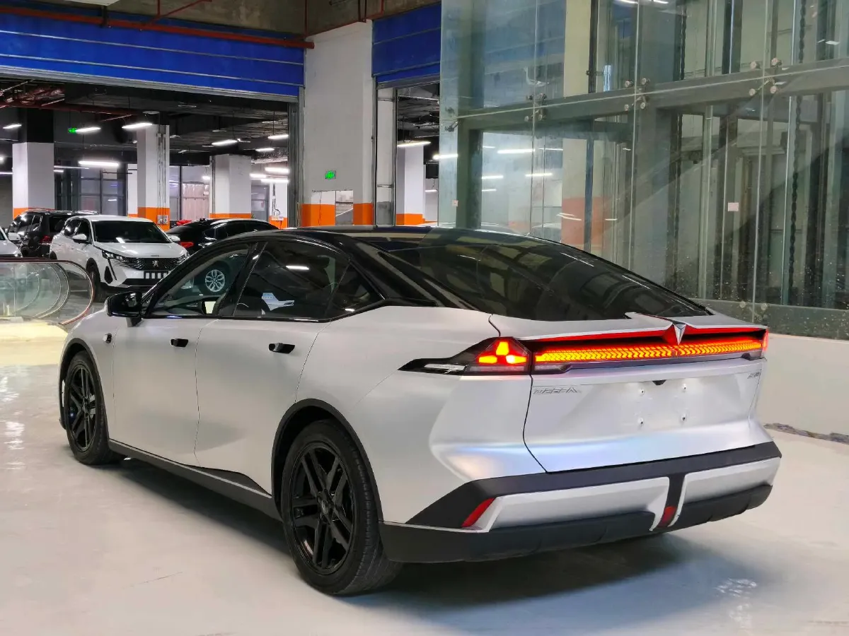 2022 DongFeng Forthing LingZhi EV BEV 68.4KWH,autocango,china used car exporter,china ev exporter,chinese used car exporter,chinese used ev exporter