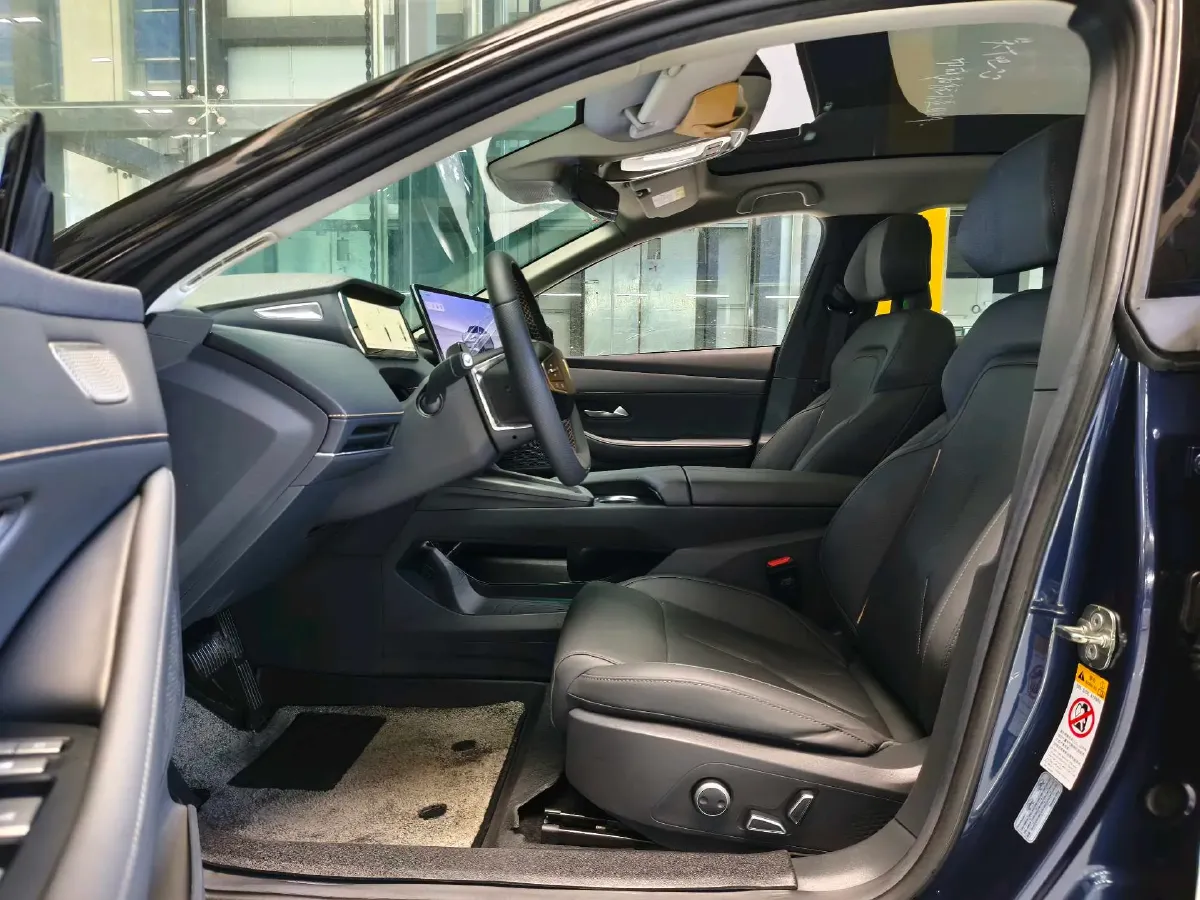 2022 DongFeng Forthing LingZhi EV BEV 68.4KWH,autocango,china used car exporter,china ev exporter,chinese used car exporter,chinese used ev exporter