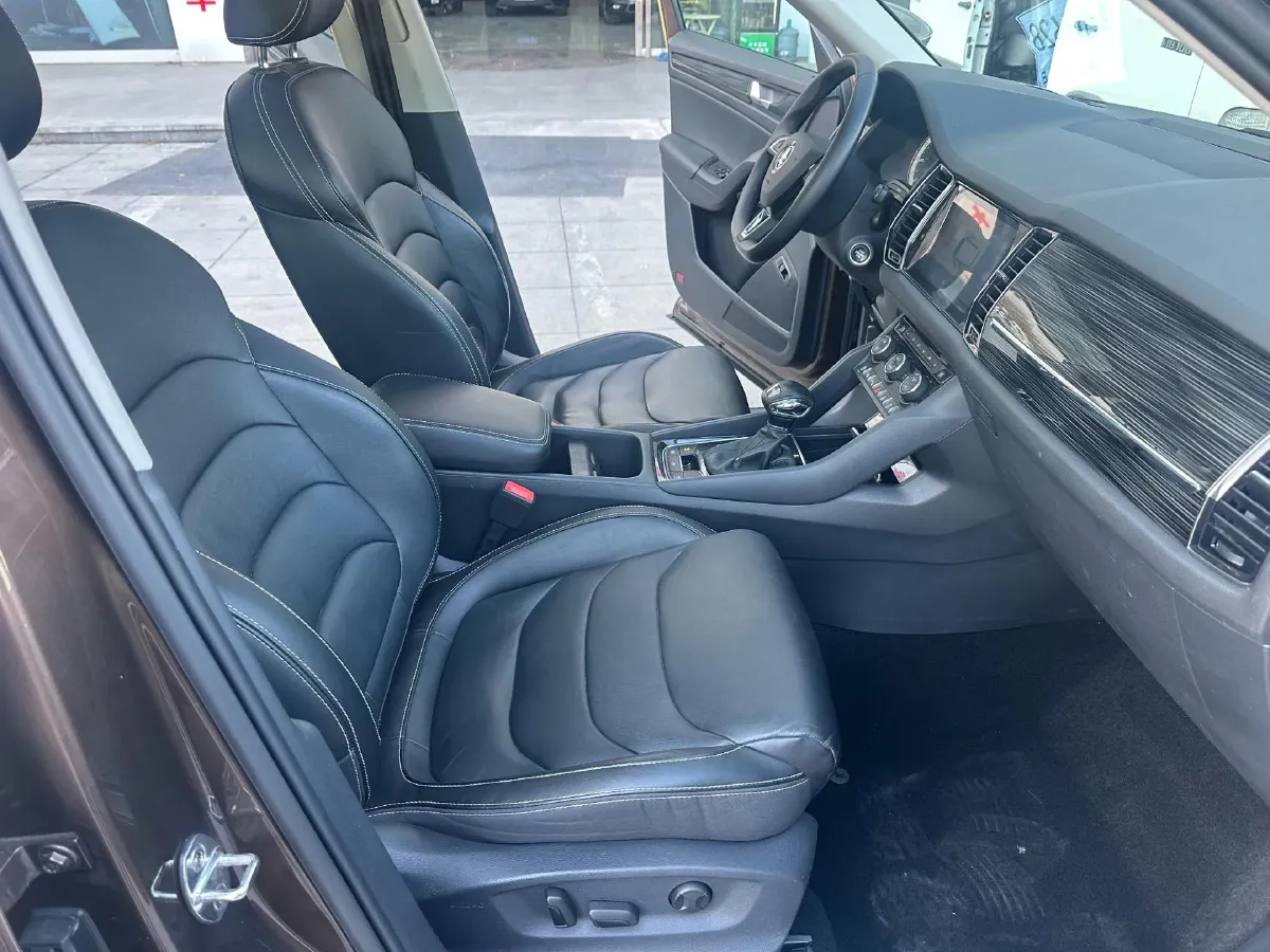 2019 Chevrolet Equinox 2.0T 260HP L4 9AT,autocango,china used car exporter,china ev exporter,chinese used car exporter,chinese used ev exporter