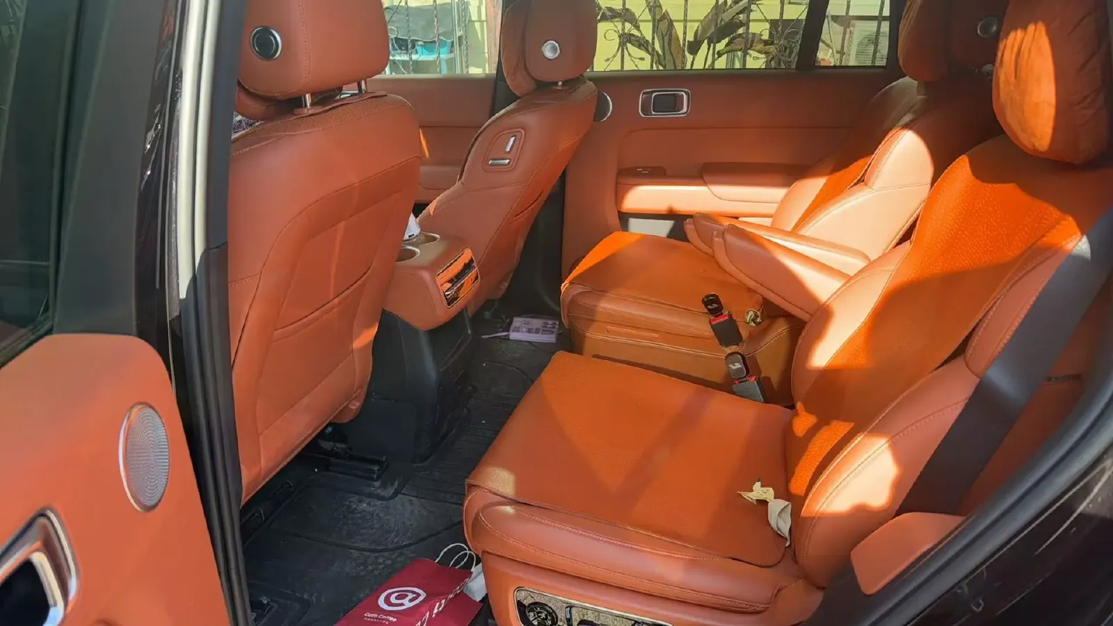 2023 Li L8 Range Extended 154HP REEV 40.9KWH,autocango,china used car exporter,china ev exporter,chinese used car exporter,chinese used ev exporter