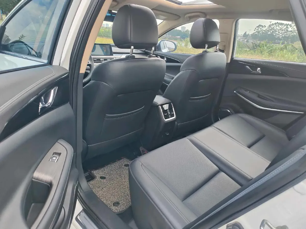 2020 ChangAn Raeton CC 1.5T 156HP L4 6AT,autocango,china used car exporter,china ev exporter,chinese used car exporter,chinese used ev exporter