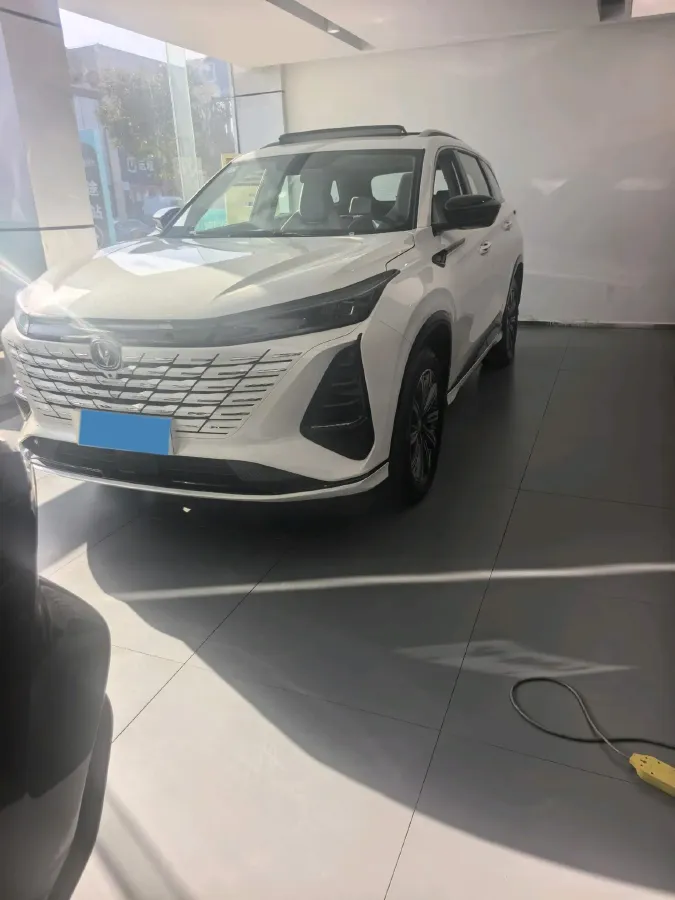 2025 ChangAn CS75 Plus 1.5T 192HP L4 8AT,autocango,china used car exporter,china ev exporter,chinese used car exporter,chinese used ev exporter