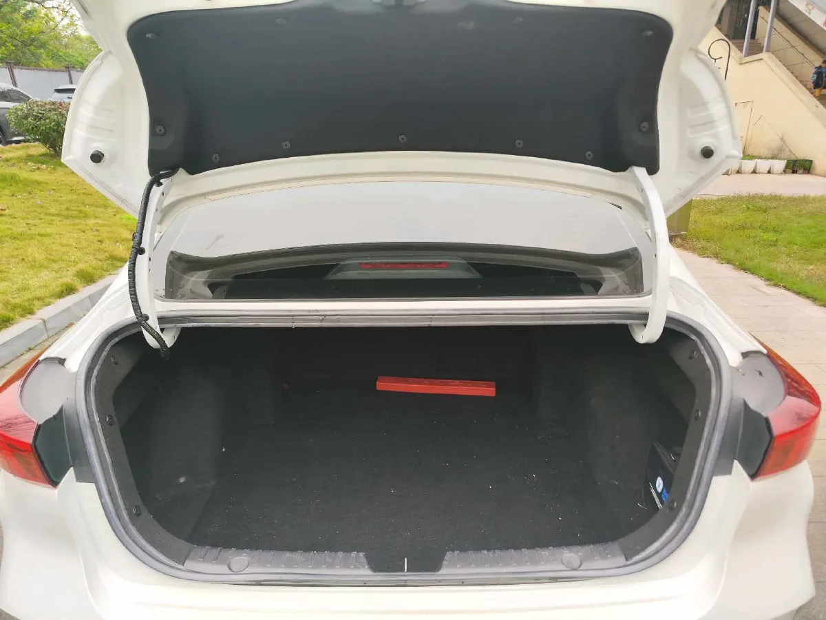 2020 Dongfeng RuiQi 6 BEV 67.09KWH,autocango,china used car exporter,china ev exporter,chinese used car exporter,chinese used ev exporter