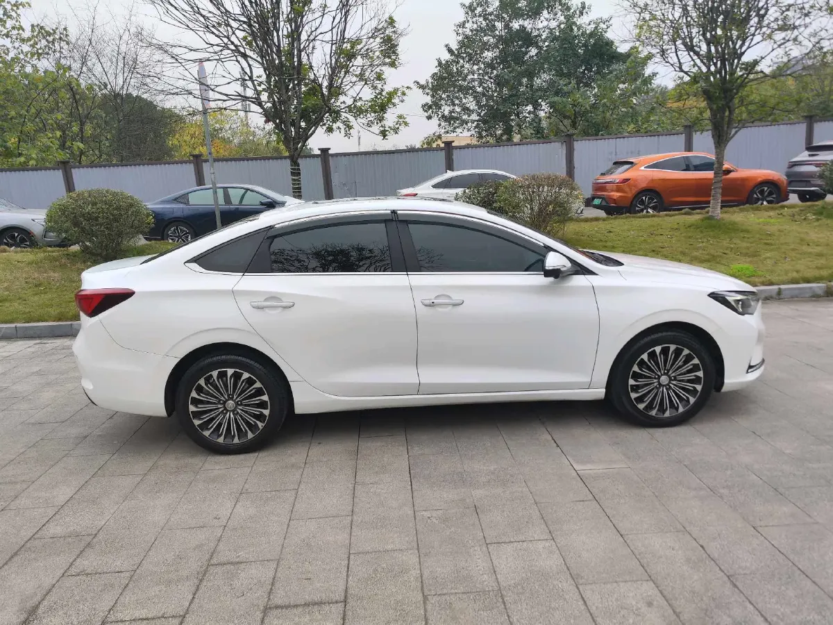 2020 Dongfeng RuiQi 6 BEV 67.09KWH,autocango,china used car exporter,china ev exporter,chinese used car exporter,chinese used ev exporter