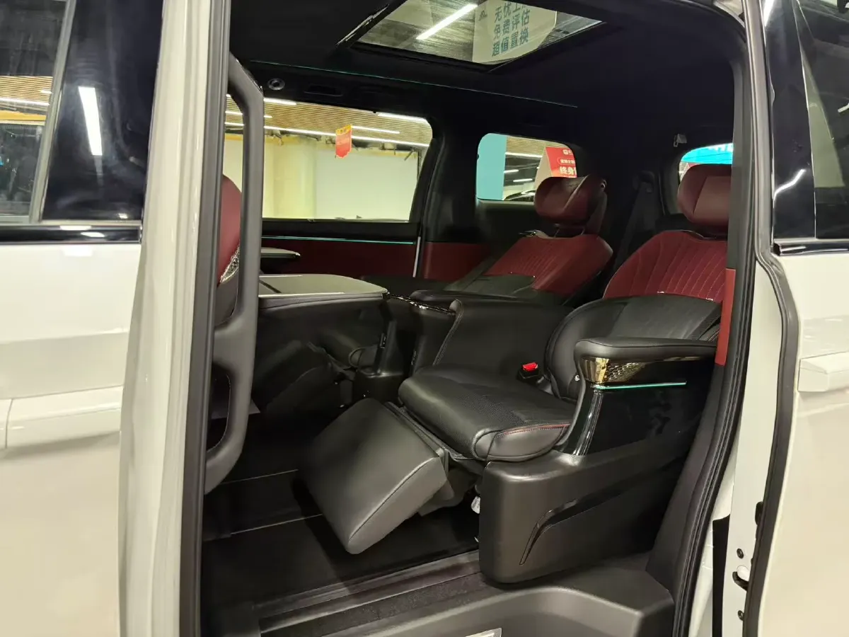 2024 GAC Trumpchi M8 2.0T 252HP L4 8AT,autocango,china used car exporter,china ev exporter,chinese used car exporter,chinese used ev exporter