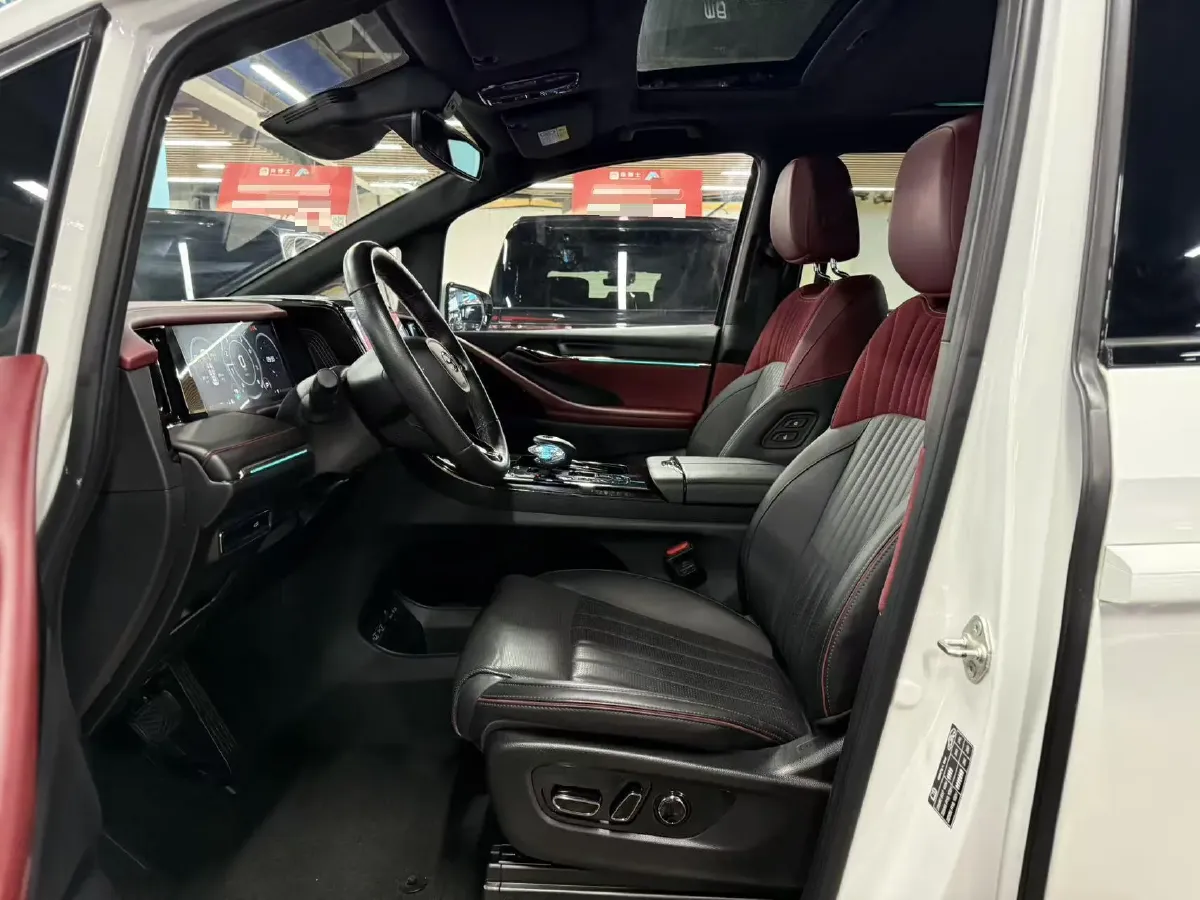 2024 GAC Trumpchi M8 2.0T 252HP L4 8AT,autocango,china used car exporter,china ev exporter,chinese used car exporter,chinese used ev exporter