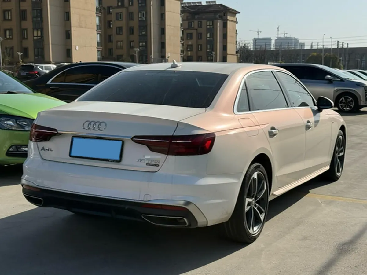 2022 Audi A4L 2.0T 190HP L4 7DCT,autocango,china used car exporter,china ev exporter,chinese used car exporter,chinese used ev exporter