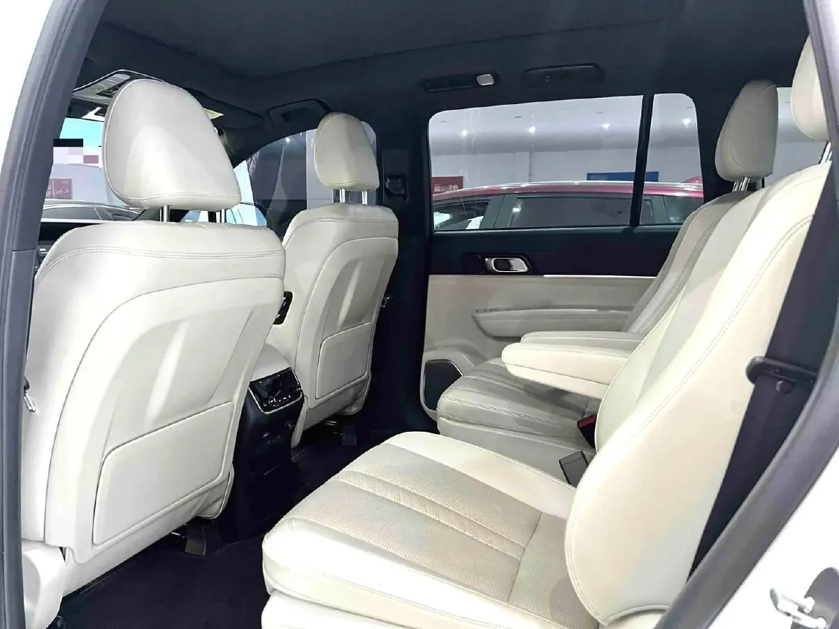 2020 Li ONE Range Extended 131HP REEV 40.5KWH,autocango,china used car exporter,china ev exporter,chinese used car exporter,chinese used ev exporter