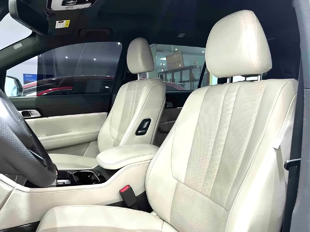 2020 Li ONE Range Extended 131HP REEV 40.5KWH,autocango,china used car exporter,china ev exporter,chinese used car exporter,chinese used ev exporter