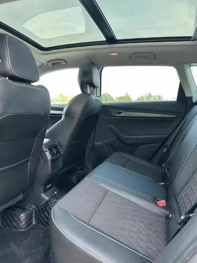 2021 Skoda Karoq 1.4T 150HP L4 7DCT,autocango,china used car exporter,china ev exporter,chinese used car exporter,chinese used ev exporter
