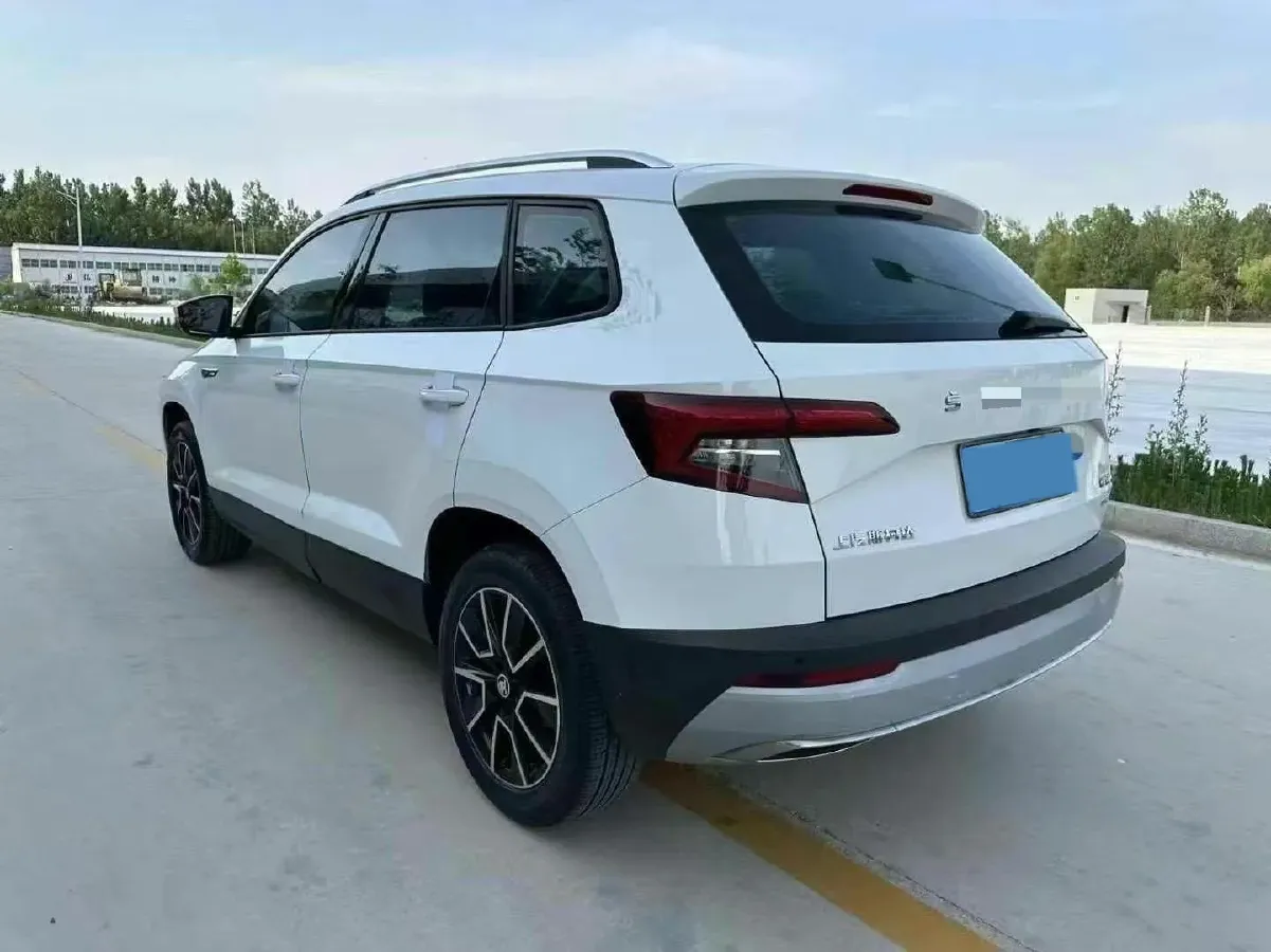 2021 Skoda Karoq 1.4T 150HP L4 7DCT,autocango,china used car exporter,china ev exporter,chinese used car exporter,chinese used ev exporter