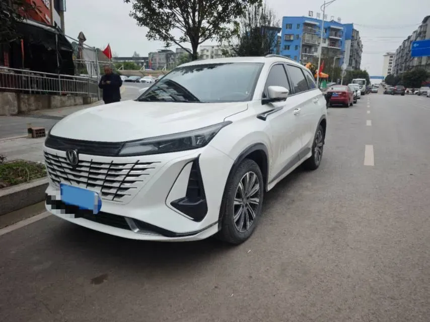 2023 ChangAn CS75 Plus 1.5T 188HP L4 8AT,autocango,china used car exporter,china ev exporter,chinese used car exporter,chinese used ev exporter