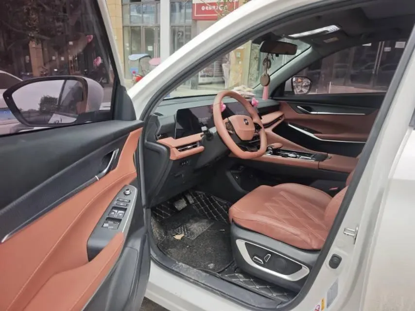 2023 ChangAn CS75 Plus 1.5T 188HP L4 8AT,autocango,china used car exporter,china ev exporter,chinese used car exporter,chinese used ev exporter