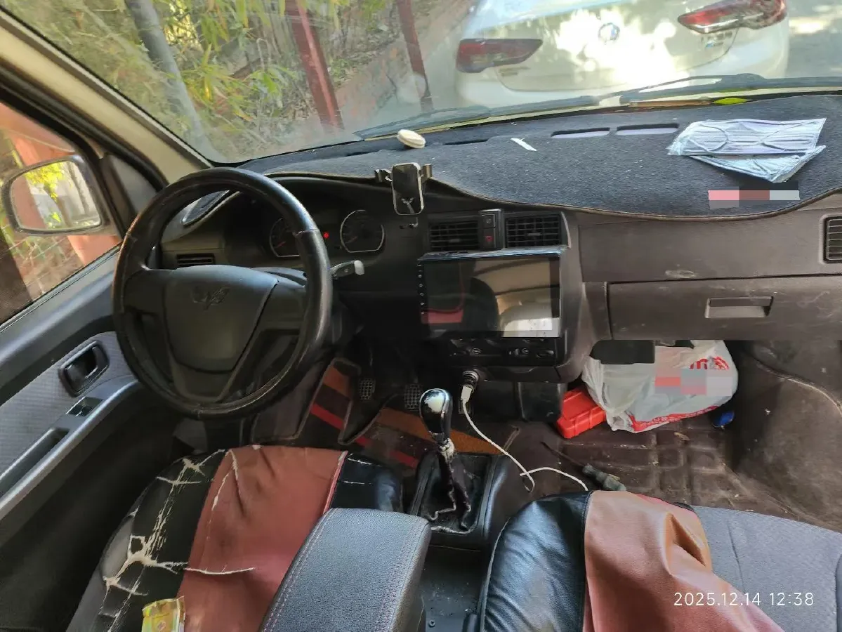 2021 WuLing RongGuang 1.5L 99HP L4 5MT,autocango,china used car exporter,china ev exporter,chinese used car exporter,chinese used ev exporter