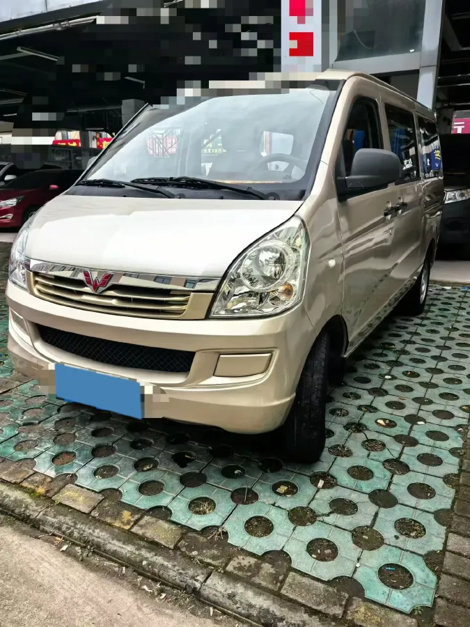 2021 WuLing RongGuang 1.5L 99HP L4 5MT,autocango,china used car exporter,china ev exporter,chinese used car exporter,chinese used ev exporter