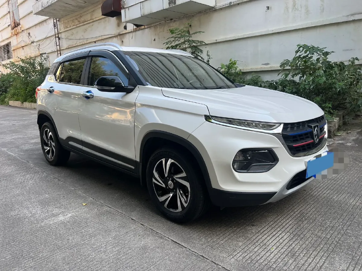 2017 BaoJun 310W 1.5L 105HP L4 6MT,autocango,china used car exporter,china ev exporter,chinese used car exporter,chinese used ev exporter