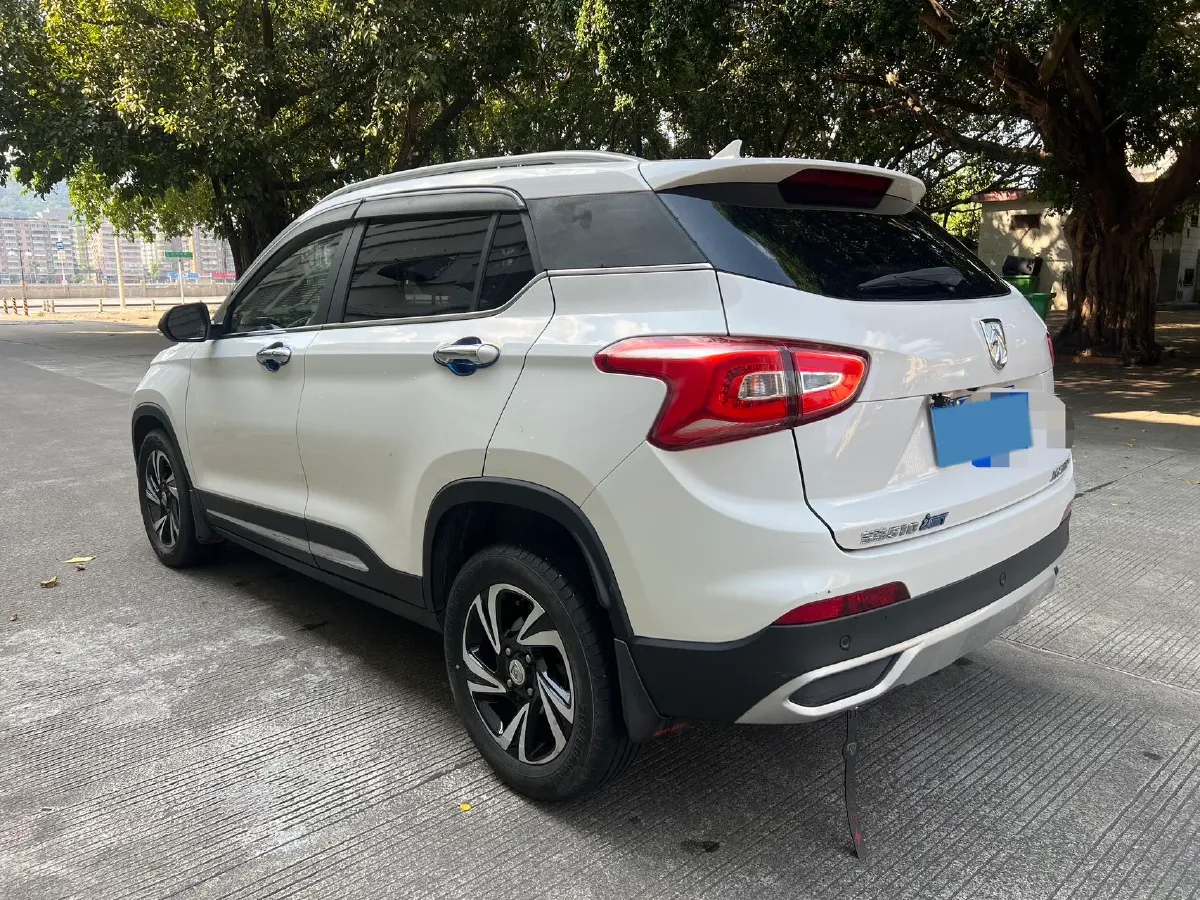 2017 BaoJun 310W 1.5L 105HP L4 6MT,autocango,china used car exporter,china ev exporter,chinese used car exporter,chinese used ev exporter