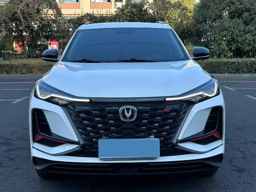 2022 ChangAn CS75 Plus 2.0T 233HP L4 8AT,autocango,china used car exporter,china ev exporter,chinese used car exporter,chinese used ev exporter