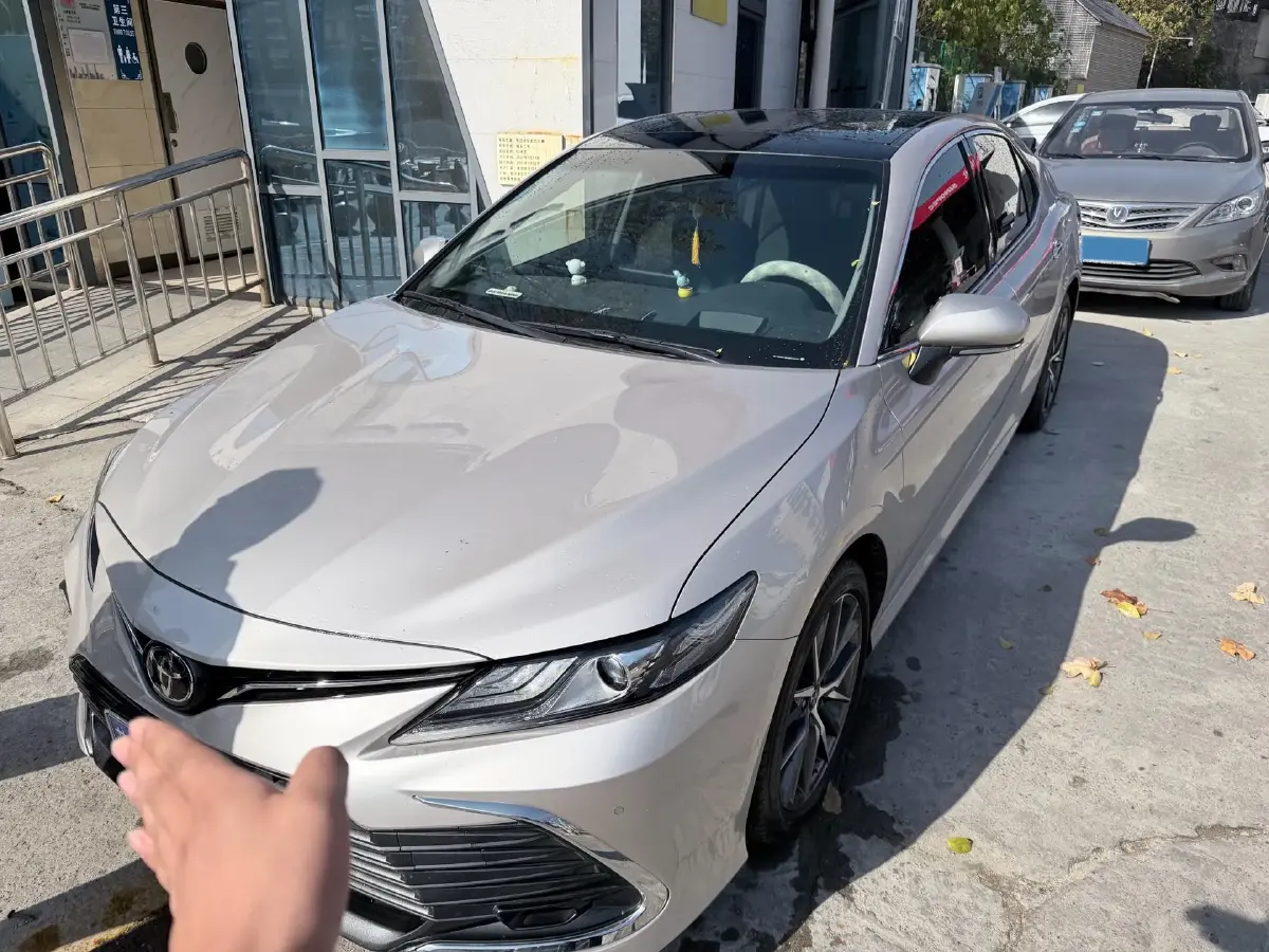 2021 Toyota Camry 2.5L 209HP L4 8AT