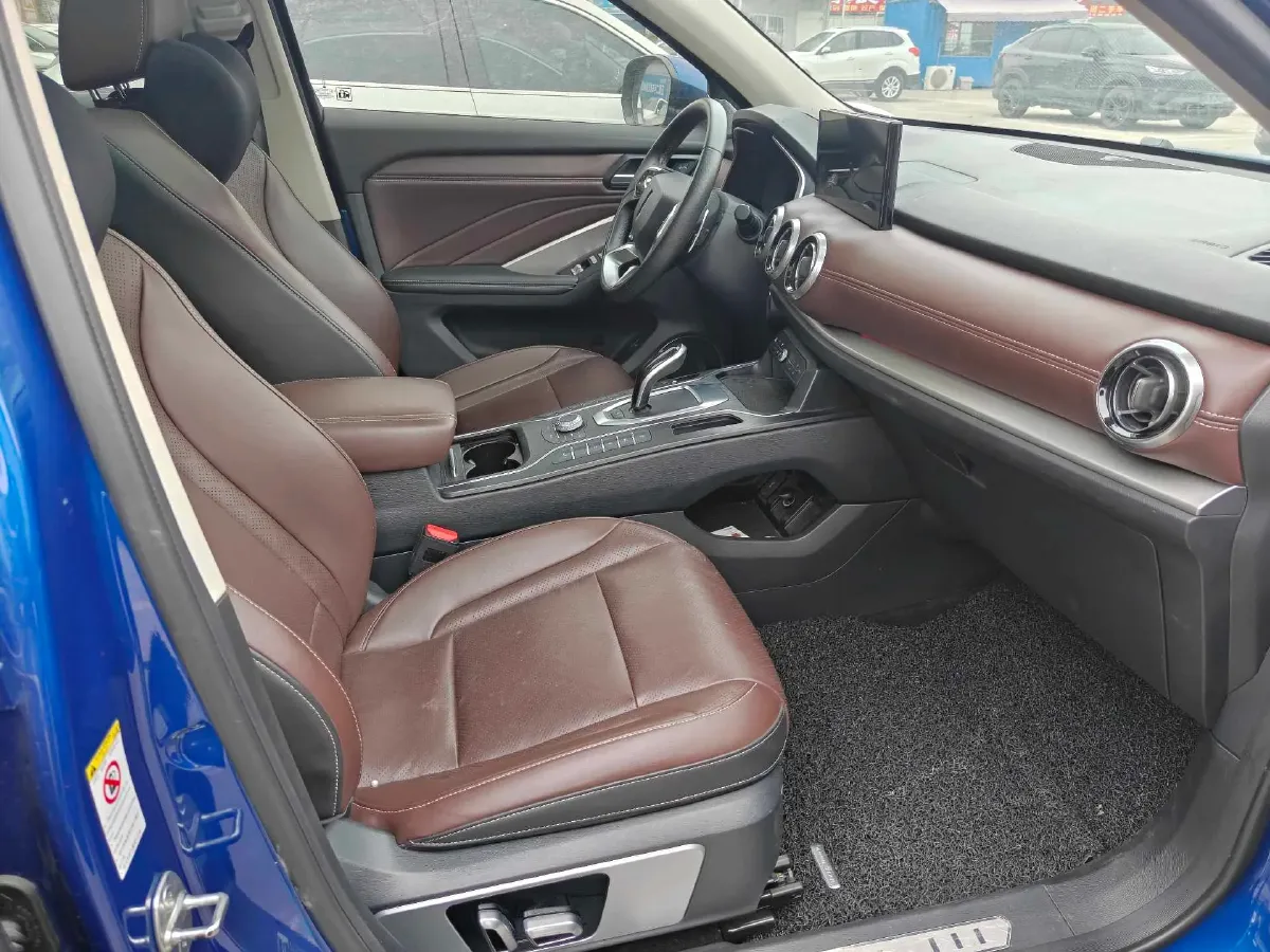 2020 WEY VV6 2.0T 227HP L4 7DCT,autocango,china used car exporter,china ev exporter,chinese used car exporter,chinese used ev exporter