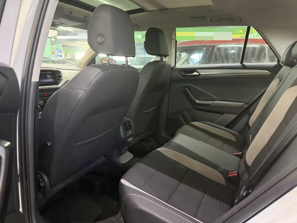 2021 Volkswagen T-Roc 1.4T 150HP L4 7DCT,autocango,china used car exporter,china ev exporter,chinese used car exporter,chinese used ev exporter
