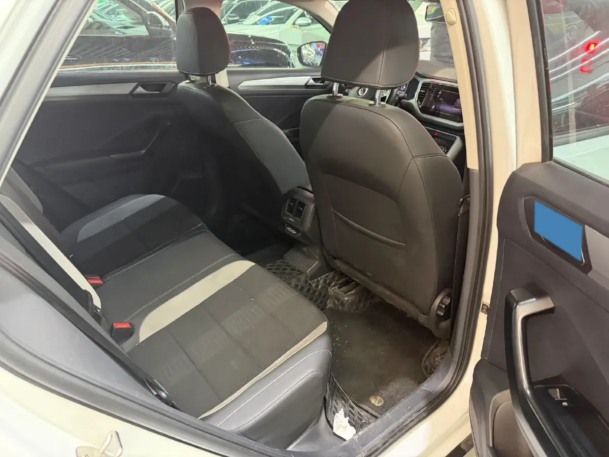 2021 Volkswagen T-Roc 1.4T 150HP L4 7DCT,autocango,china used car exporter,china ev exporter,chinese used car exporter,chinese used ev exporter