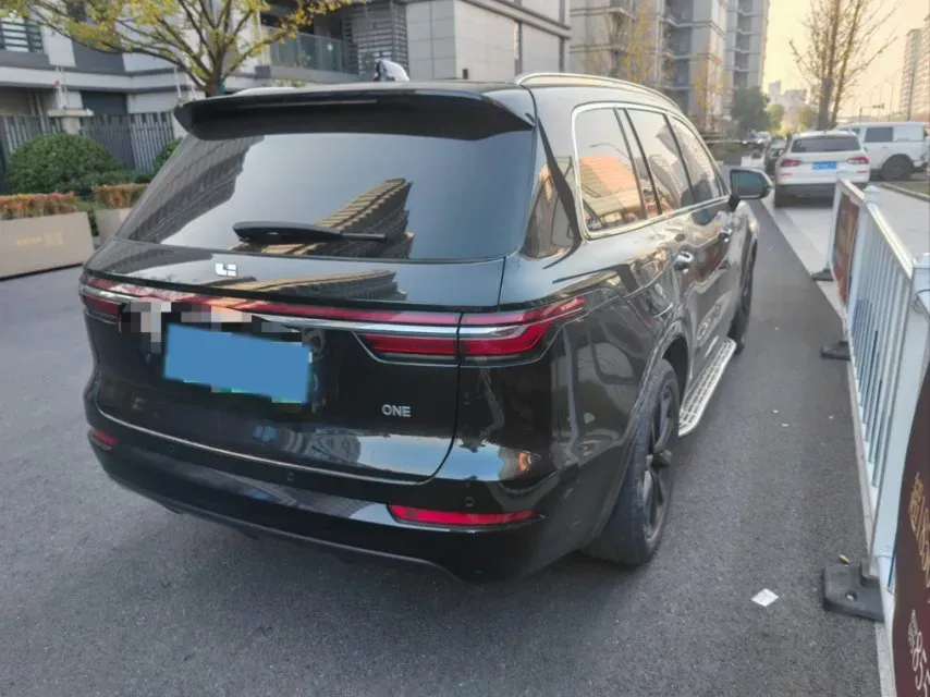 2021 Li ONE Range Extended 131HP REEV 40.5KWH,autocango,china used car exporter,china ev exporter,chinese used car exporter,chinese used ev exporter