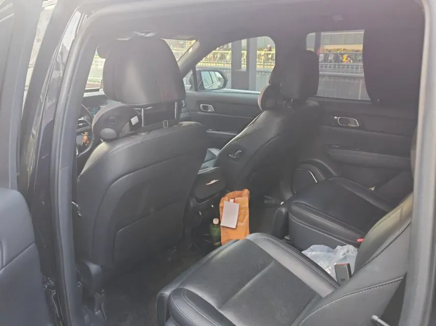 2021 Li ONE Range Extended 131HP REEV 40.5KWH,autocango,china used car exporter,china ev exporter,chinese used car exporter,chinese used ev exporter