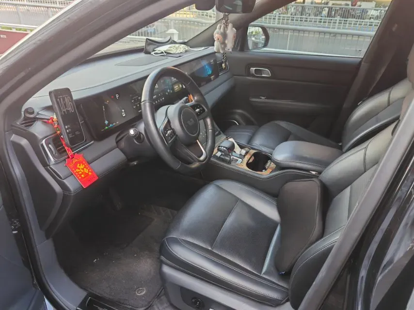 2021 Li ONE Range Extended 131HP REEV 40.5KWH,autocango,china used car exporter,china ev exporter,chinese used car exporter,chinese used ev exporter