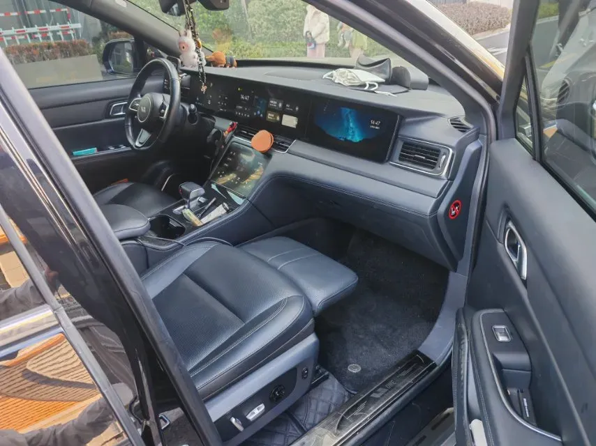 2021 Li ONE Range Extended 131HP REEV 40.5KWH,autocango,china used car exporter,china ev exporter,chinese used car exporter,chinese used ev exporter