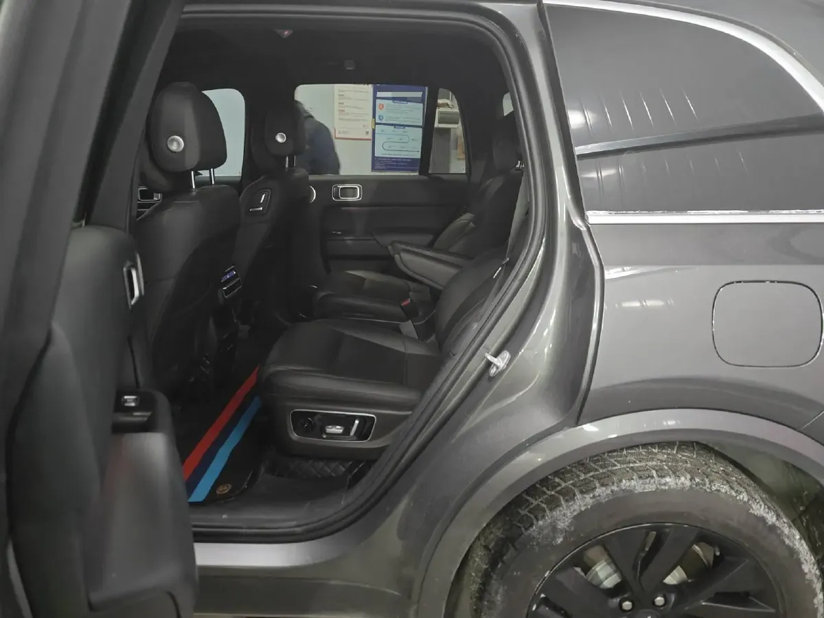 2023 Li L8 Range Extended 154HP REEV 40.9KWH,autocango,china used car exporter,china ev exporter,chinese used car exporter,chinese used ev exporter