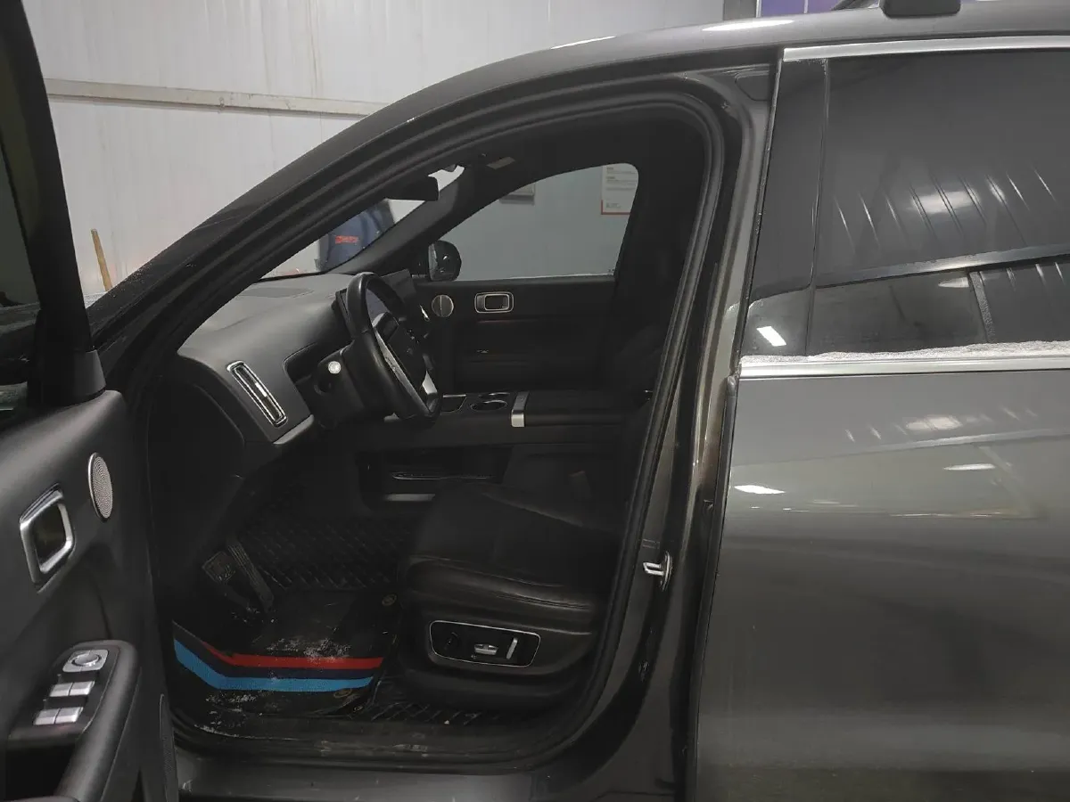 2023 Li L8 Range Extended 154HP REEV 40.9KWH,autocango,china used car exporter,china ev exporter,chinese used car exporter,chinese used ev exporter