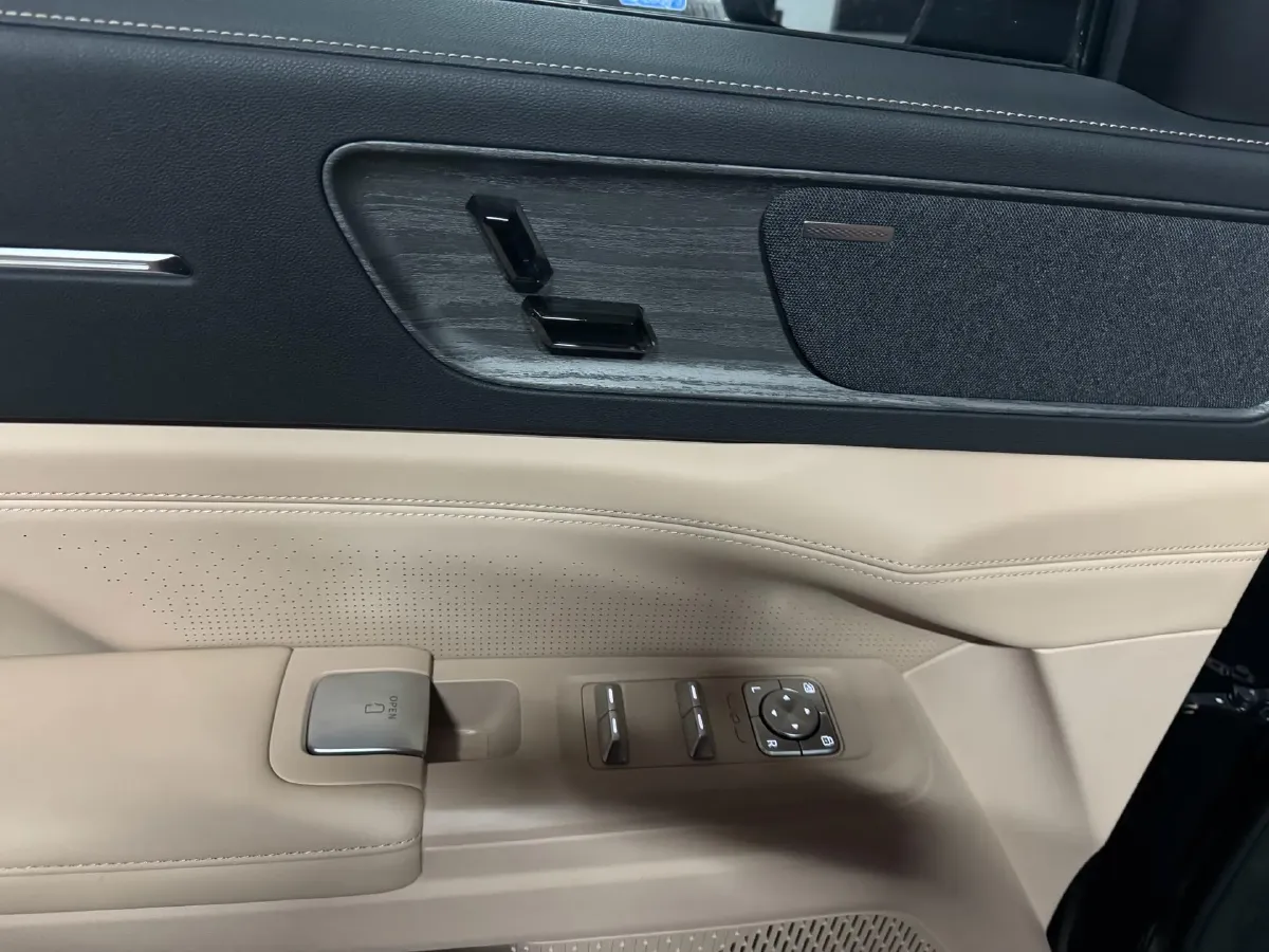 2025 Jetour ShanHai L7 PLUS 1.5T 156HP L4 1DHT PHEV,autocango,china used car exporter,china ev exporter,chinese used car exporter,chinese used ev exporter