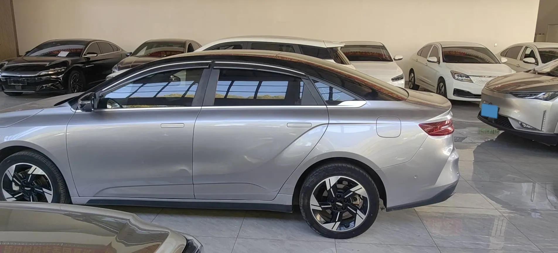 2022 Ruichi Auto ED71 BEV 60.152KWH,autocango,china used car exporter,china ev exporter,chinese used car exporter,chinese used ev exporter