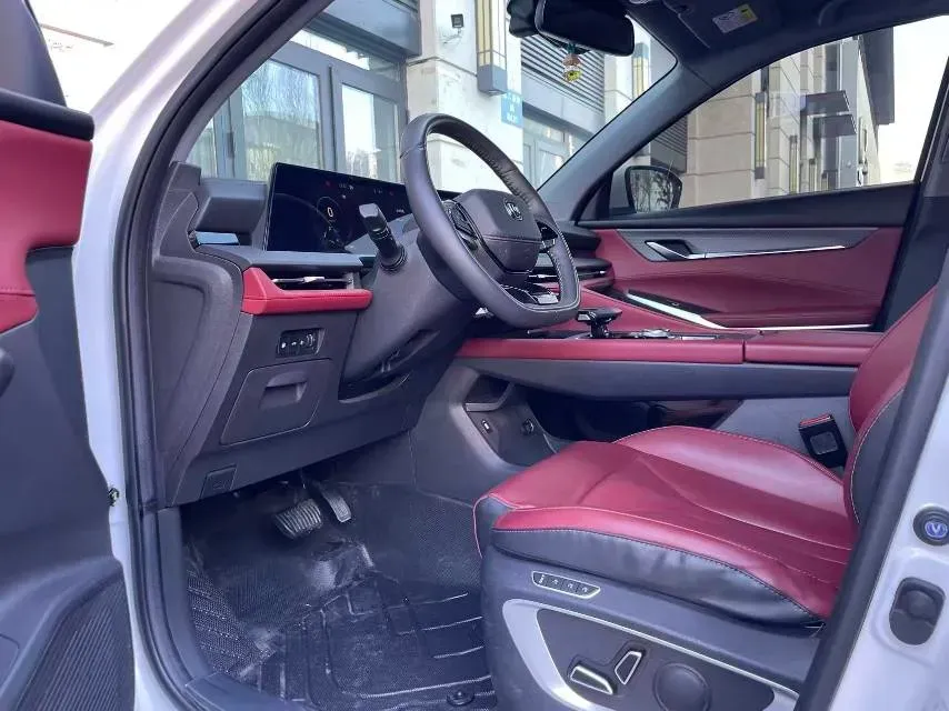 2022 ChangAn CS75 Plus 2.0T 233HP L4 8AT,autocango,china used car exporter,china ev exporter,chinese used car exporter,chinese used ev exporter