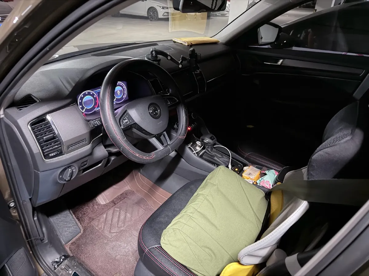 2019 Buick EnvisionPlus 1.5T 169HP L4 7DCT,autocango,china used car exporter,china ev exporter,chinese used car exporter,chinese used ev exporter